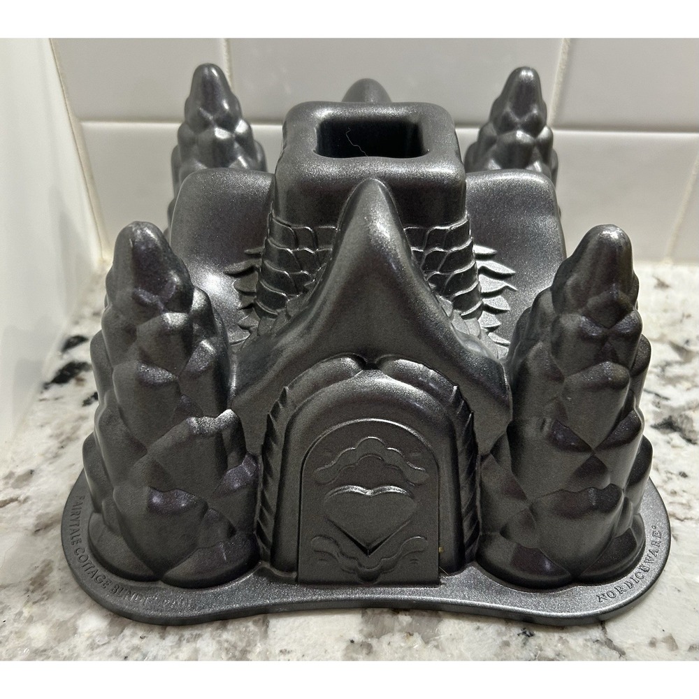 FAIRYTALE COTTAGE Bundt Pan‎ Cake Mold Cast Aluminum Nordic Ware (10 Cups) USA
